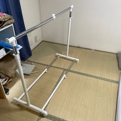 ハンガーラックの画像