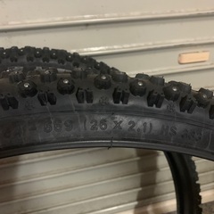 26インチ×2.1スパイクタイヤ　2本の画像