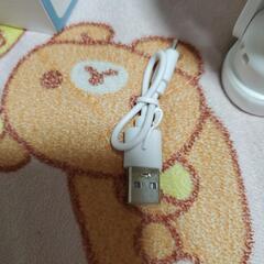 激安美品早い者勝ち充電式首かけ扇風機❗使用回数短時間の品。格安の画像
