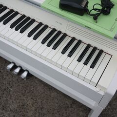 美品 カシオ 電子ピアノ プリヴィア PX-750 ホワイト 88鍵盤 象牙調