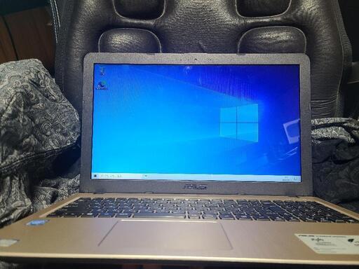 お得！　ASUS　ノートパソコン