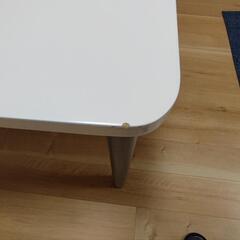 ダイニングテーブルの画像