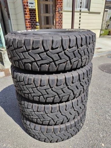 235/70R16 トーヨータイヤ　オープンカントリーRT ホワイトレター　4本 16インチ / トーヨー
