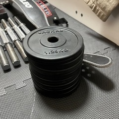 【早い者勝ち！】家トレーニングセット。（ダンベル•ベンチ•マット等）の画像