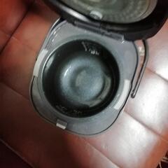シャープ炊飯器3合炊き 2017年 綺麗ですの画像