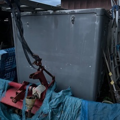 2トン保冷車コンテナ　物置きの画像