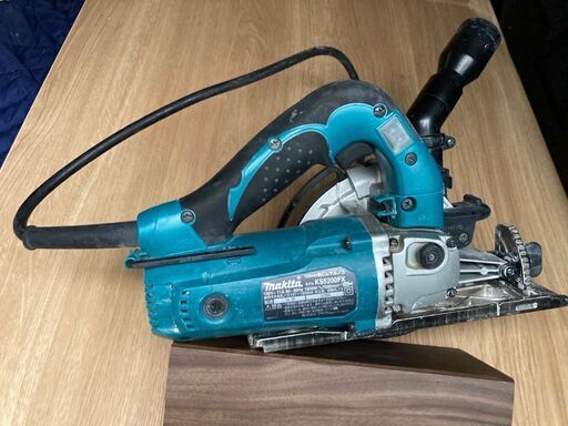 【中古品】makita マキタ 125mm防じん丸のこ KS5200FX 本体のみ