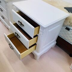 ヨーロピアン スタイル　キャビネット　1点