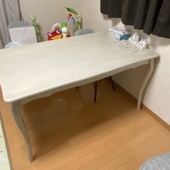ダイニングテーブル