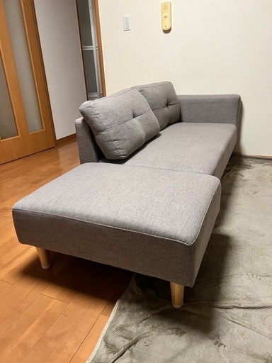 ソファー譲ります。(先着順ですが、レスポンスが早い方優先します)