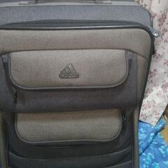 Adidas布製キャリーバック