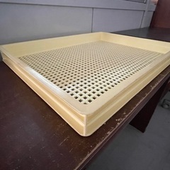 プラスチックのケース、仕分け棚、収納箱、積み重ね可、縦50cm、横67cm、高さ6.5cm、多数ありますの画像