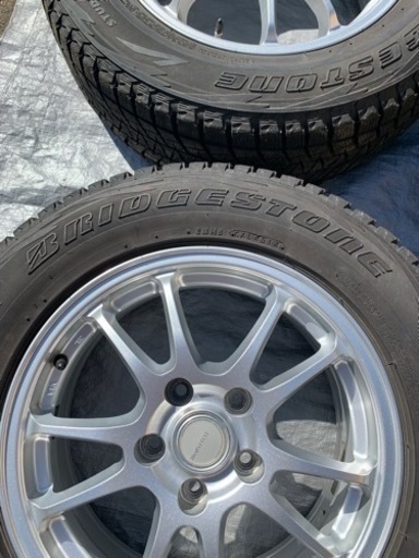 215/65/r16 スタッドレスタイヤ+ホイール値下げ可