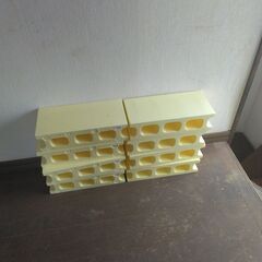 発泡スチロールの軽いブロック