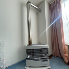 商談中　トヨトミ煙突ストーブ　１シーズン使用　2022年製の画像