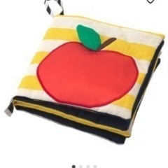IKEAの赤ちゃん用おもちゃ(モービル、布絵本)の画像