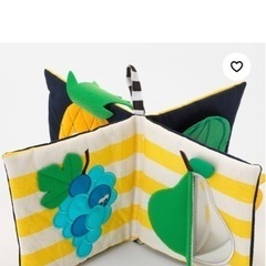 IKEAの赤ちゃん用おもちゃ(モービル、布絵本)の画像