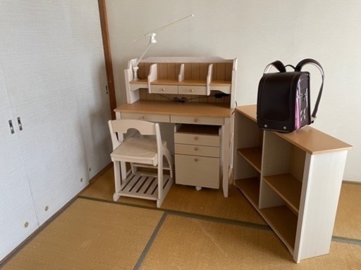 学習机、棚セットとランドセル