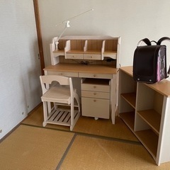 学習机、棚セットとランドセル