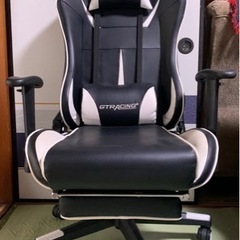 ゲーミングチェア・使用期間短いので美品です。GTRACING®️ チェアー(購入先決まりました)