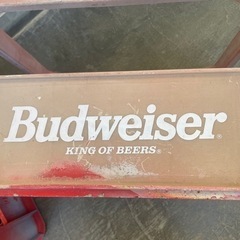 バドワイザー、サッポロビールケースの画像