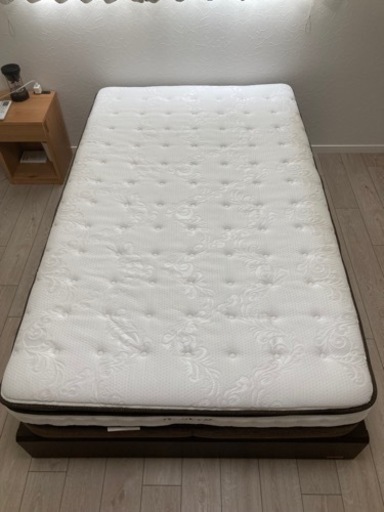 締切ました【フランスベッド製】セミダブルベッド