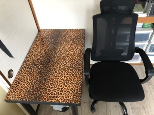 値下げデスクとチェアセット