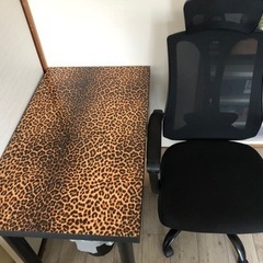 値下げデスクとチェアセット