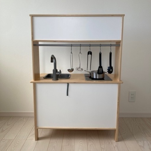 状態良好＊IKEA　おままごとキッチン　食器棚 イケア（IKEA） SILLTRUT/スィルトルト おままごとキッチン68x40x100