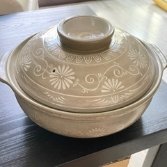 【中古】土鍋(大)2つとタジン鍋の画像