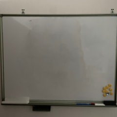 壁掛けホワイトボード