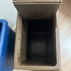 　ゴミ箱（キャスター付き）の画像