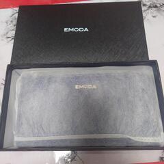 値下げ交渉️⭕️《新品》EMODA 長財布 専用BOX付きの画像