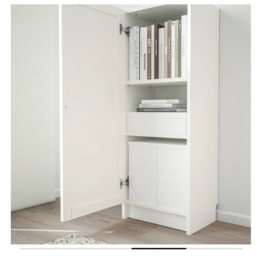 IKEA キャビネット　扉付き本棚