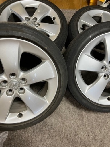 1シーズンのみ使用TOYOスタッドレスタイヤ 225/55R17 売ります 【公式