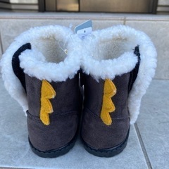 恐竜柄ムートンブーツの画像