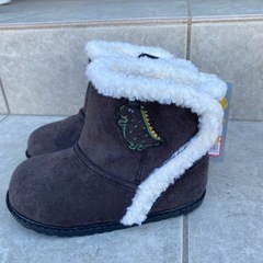 恐竜柄ムートンブーツの画像