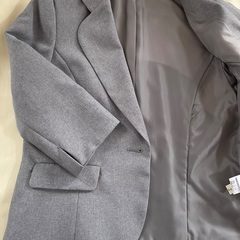 『極美品』未使用・上品なアンサンブル三点セット(ブラウス・スカート・ジャケット)の画像