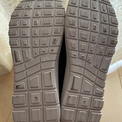 ⭐︎【新品】紺色スニーカー L２４㎝ぐらい　かかと踏めるの画像