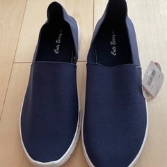 ⭐︎【新品】紺色スニーカー L２４㎝ぐらい　かかと踏めるの画像