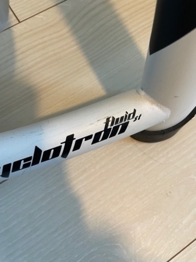 ロードバイク 固定ローラー台　ジャイアント CYCLOTRON FLUID ST