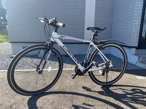 クロスバイク28インチ 21段変速　ライト、スピードメーター等付属品付き