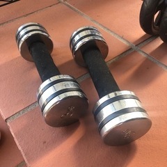 ダンベル3キロ