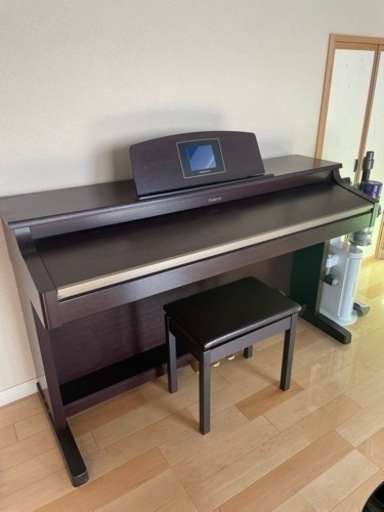 Roland 電子ピアノ　専用イス付き　型番　HPI-5