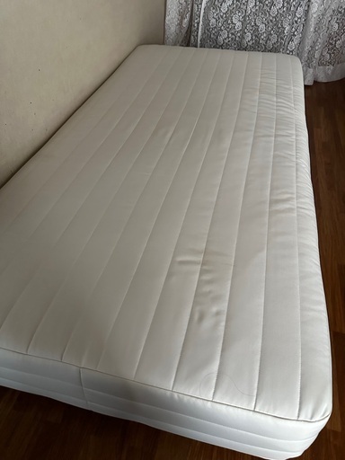 無印シングルベッド、高さ調整可能