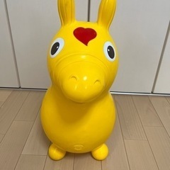 ロディ　乗り物　黄色の画像