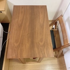 折りたたみテーブル・机の画像