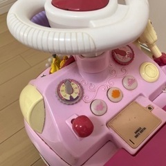 プリンセス　室内　車乗り物の画像