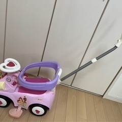 プリンセス　室内　車乗り物の画像