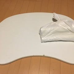 ニトリ　白　座テーブルの画像